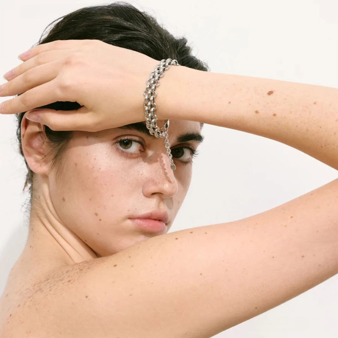 Luminous Link - 18k / Silver Chain Statement Bracelet - Image 5