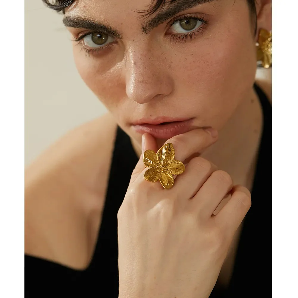 Golden Blossom: 18K Large Flower Open Ring - Image 2