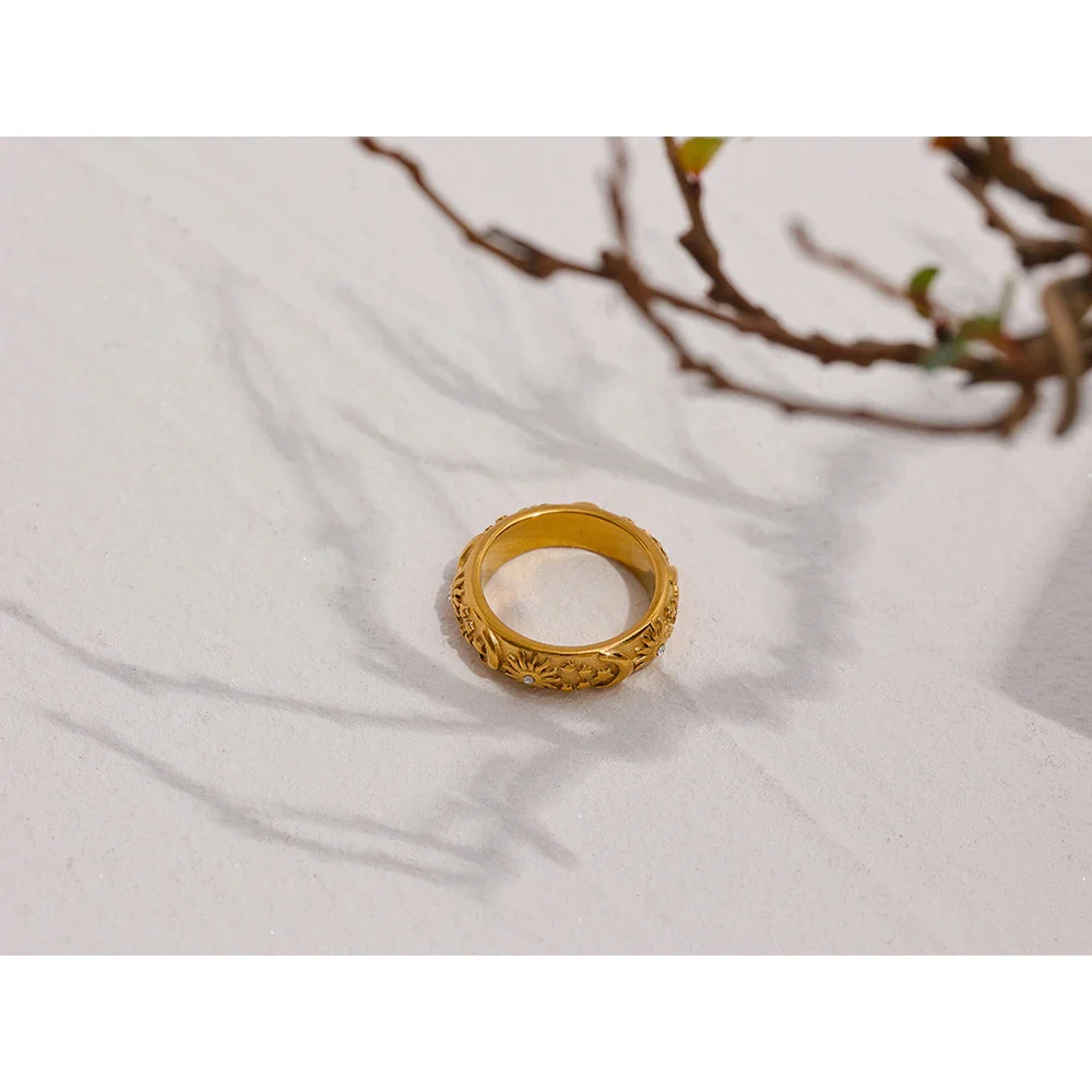Celestial Eclipse: Sun and Moon Gold Ring - Image 5
