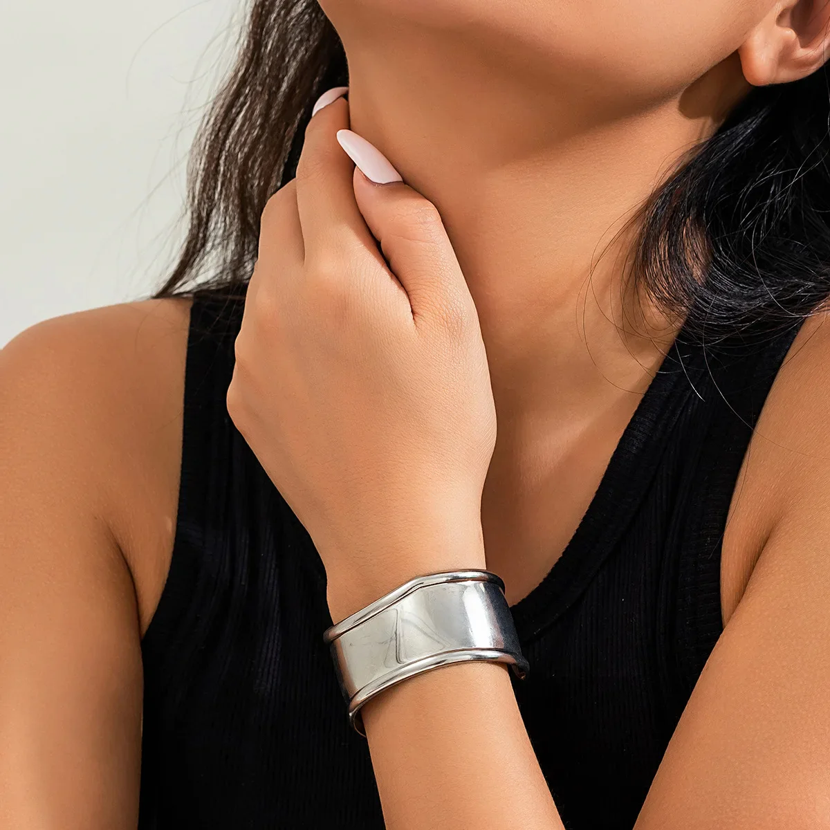 Eclipse - Wide Cuff Bracelet Gold SIlver - Image 4