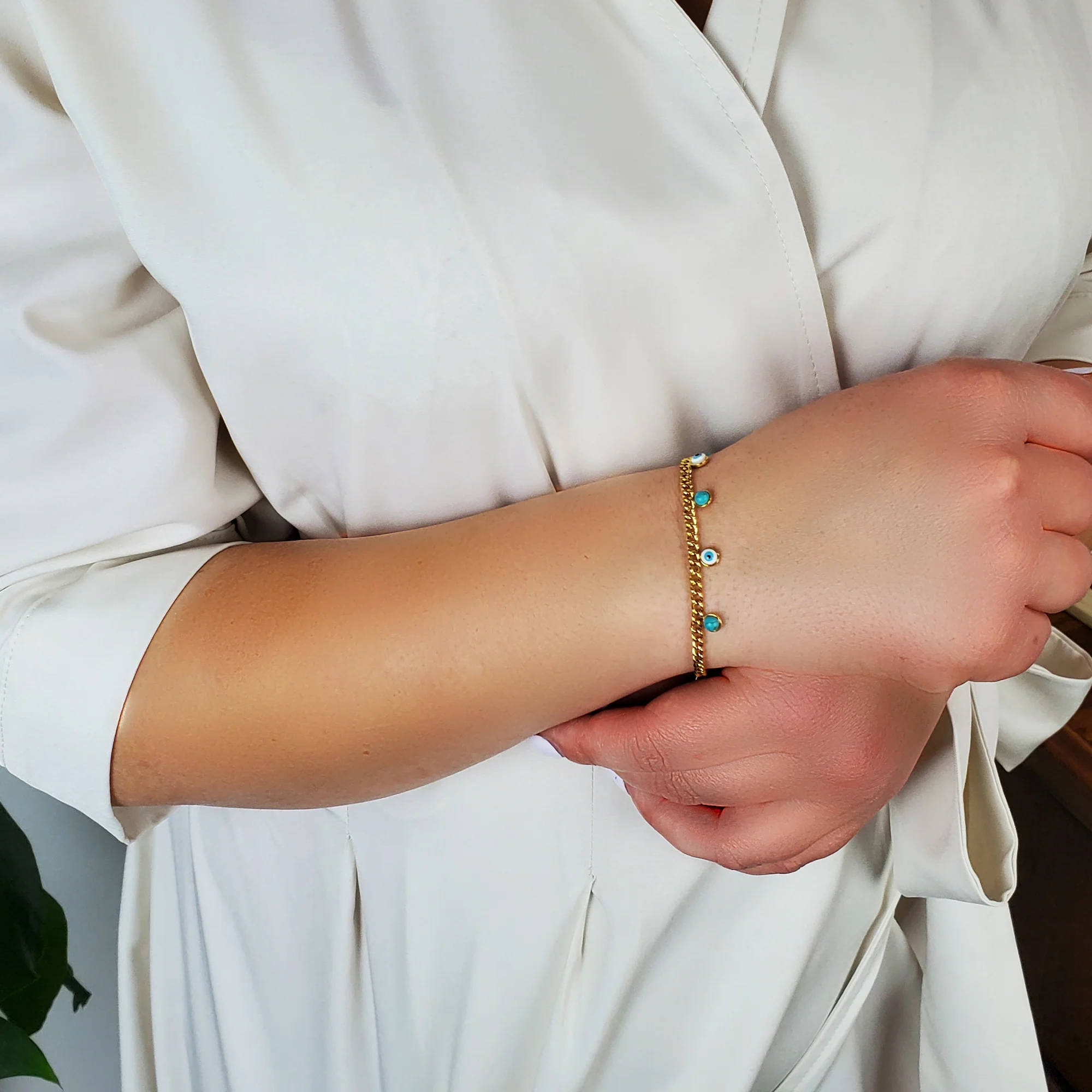 Focus and Strength -  18k Evil Eye Bracelet with Turquoise - Image 7