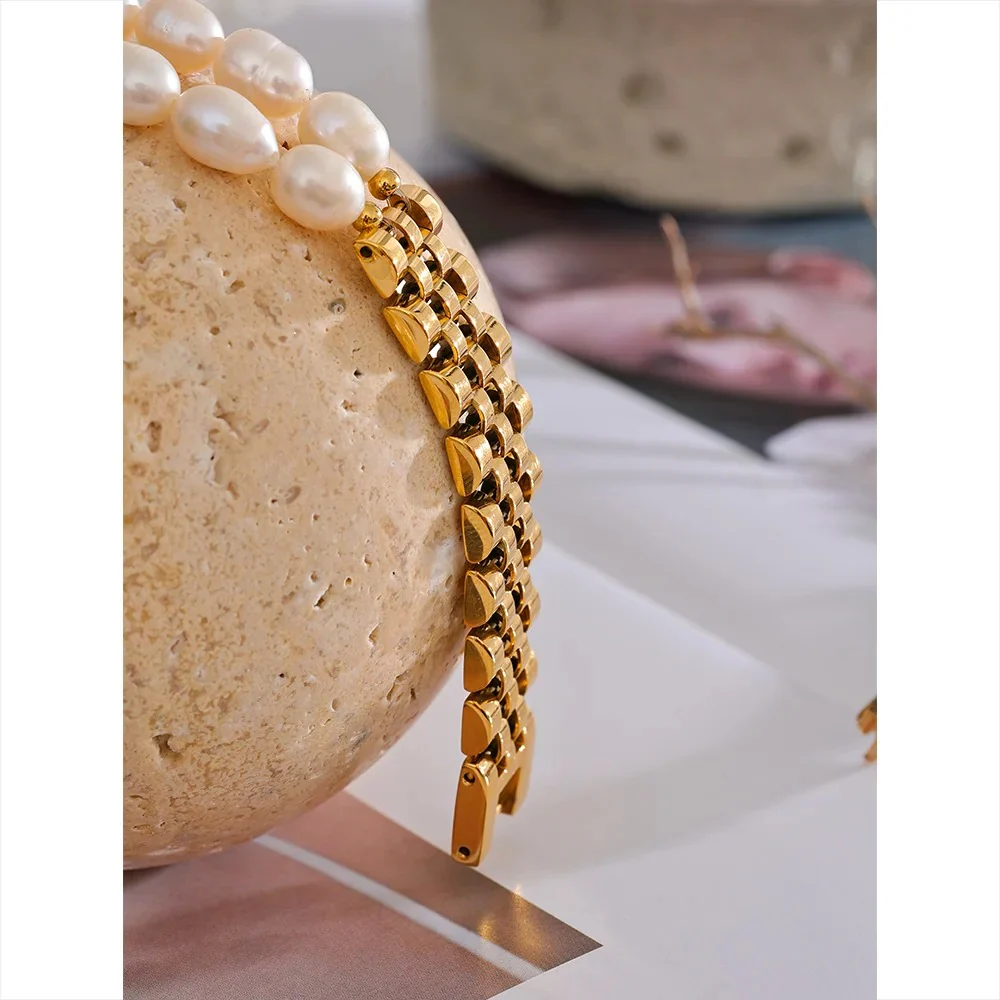 Glorious Prospective - 18K Bracelet with Pearls - Image 4