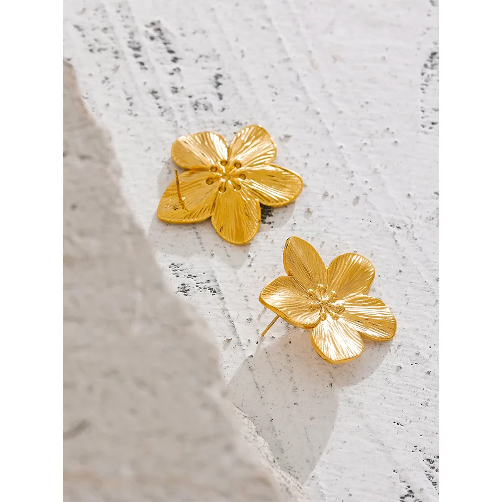 Golden Blossom: 18K Large Flower Earrings - Image 3