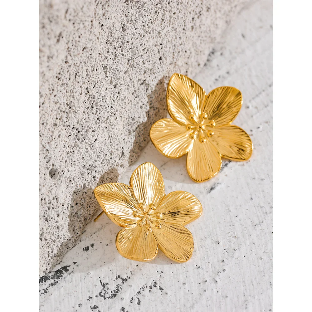 Golden Blossom: 18K Large Flower Earrings - Image 5