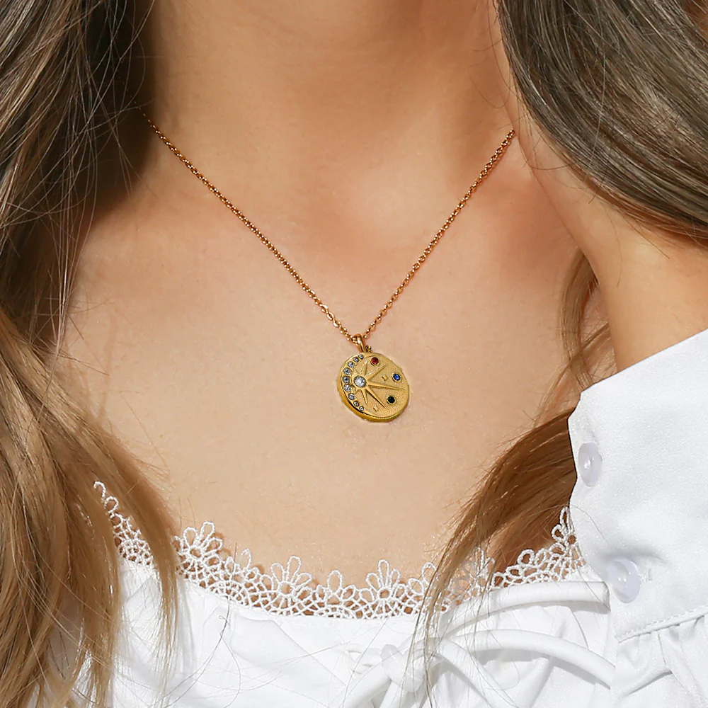 Joy and Positivity - 18k Necklace with Moon and Sun - Image 2