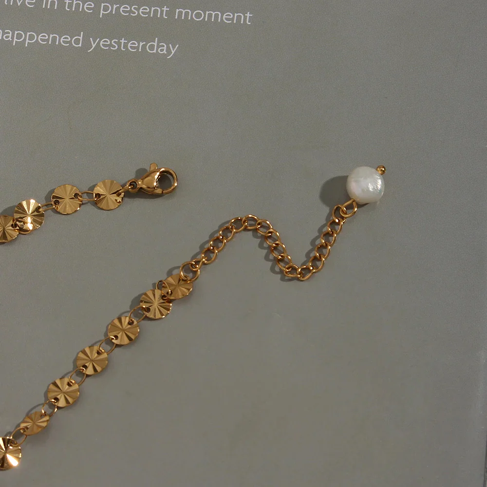 Kindness and Compassion - 18k Bracelet with Pearls - Image 5