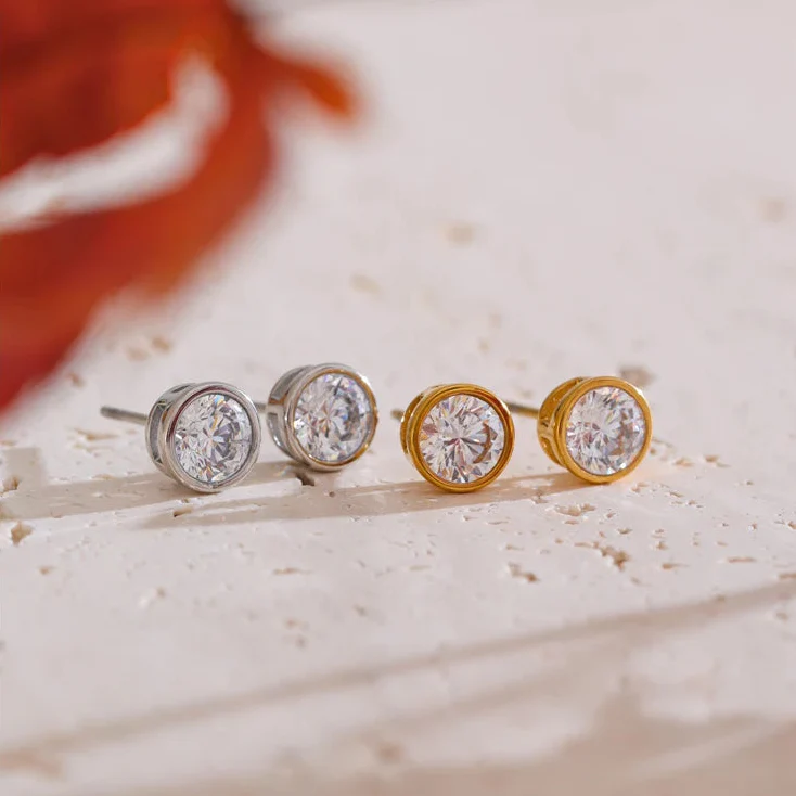 Lumière - Stud Earrings Gold / Silver - Image 4