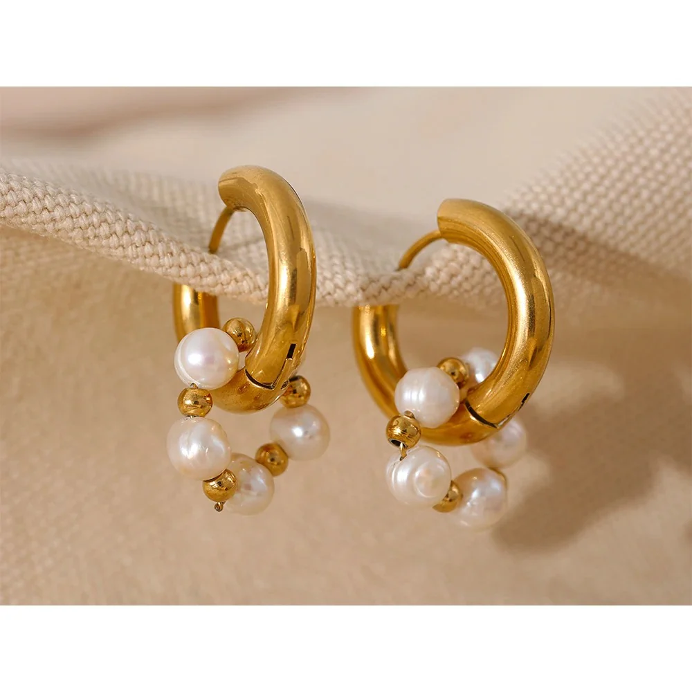 Pearl Crescents - 18k Hoop Earrings with Pearls - Image 3