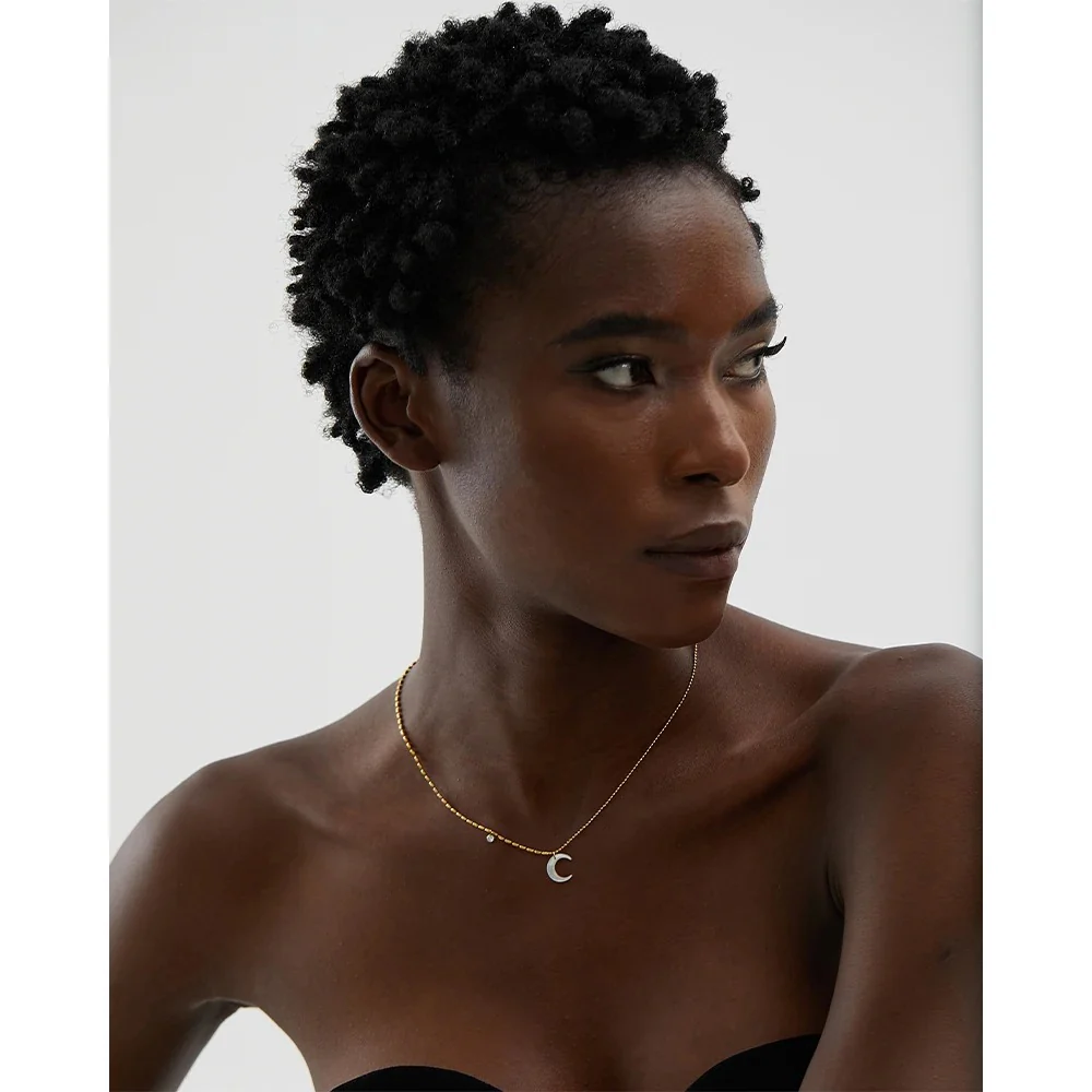 Sublime Moonrise - 18k Necklace with Shell Moon - Image 2
