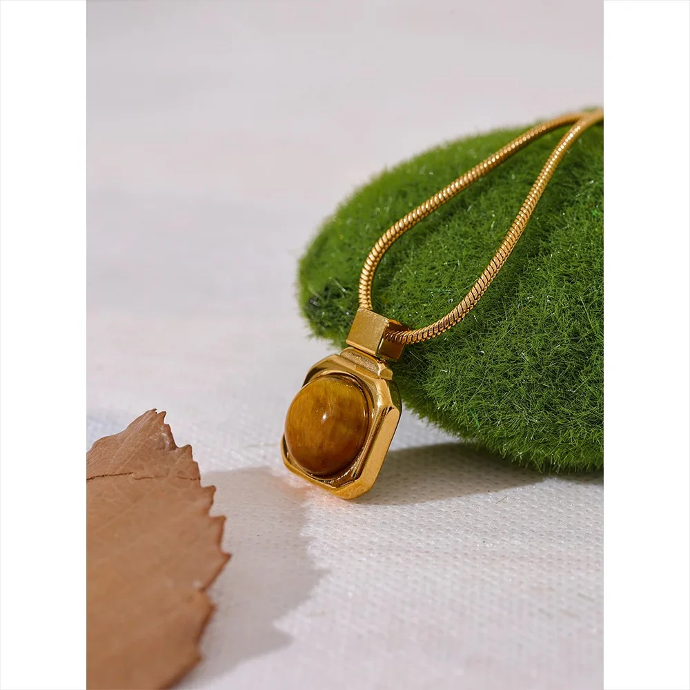 Wild Force - Tiger's Eye Gold Necklace - Image 4